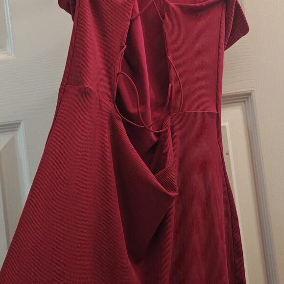 Red Strappy Back Bodycon Dress - Size Large - Picture 2 of 3